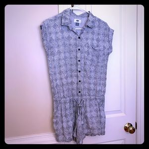 Old Navy romper - size small
